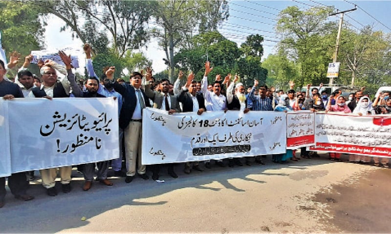 Protests against privatization of schools, amends in service rules spread across Punjab