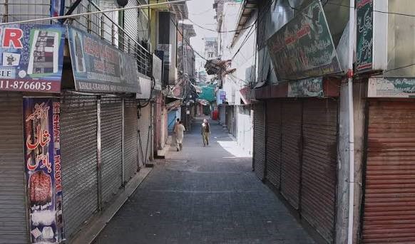 AJK shutdown begins to ease as traders, transporters end boycott
