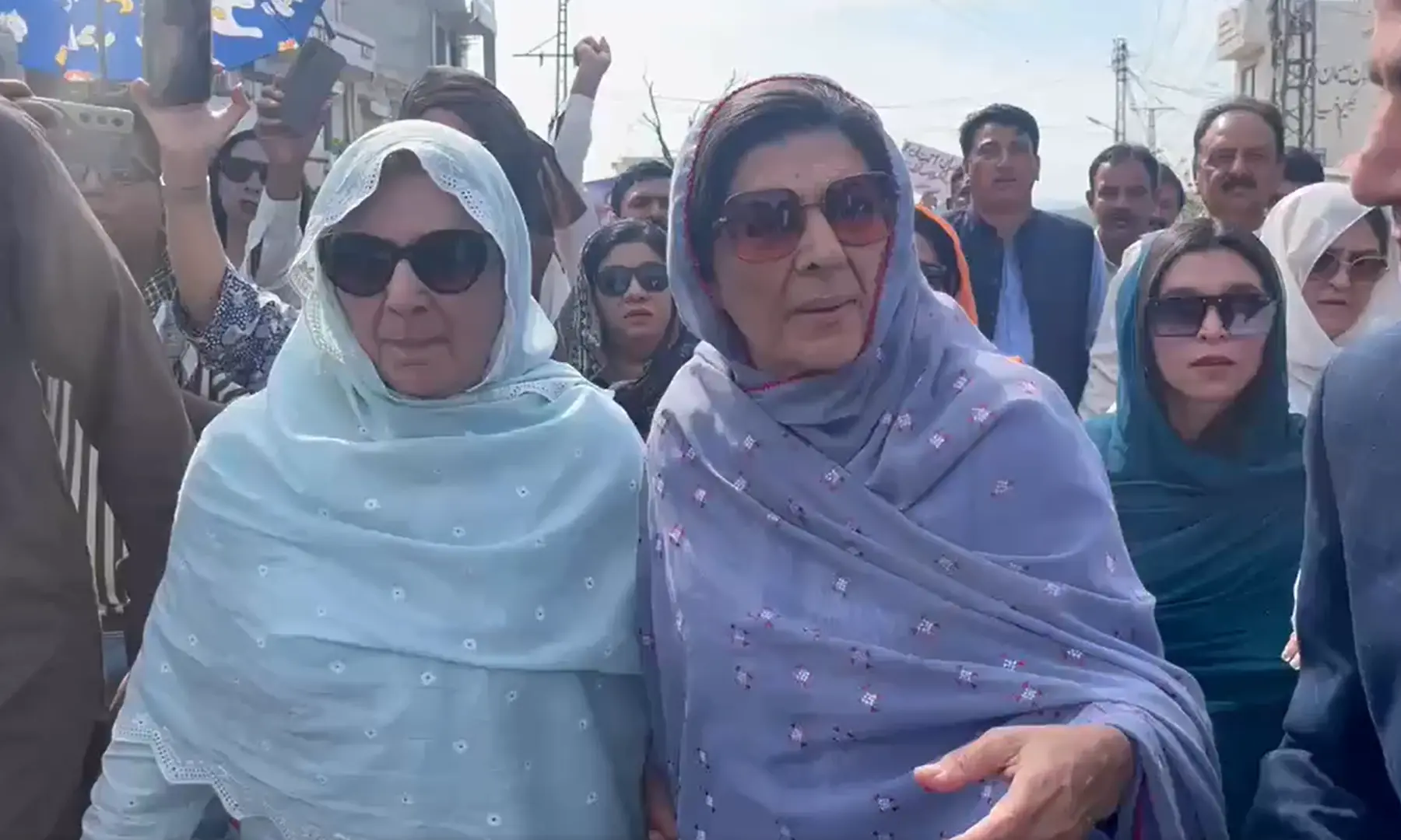 Aleema slams 'rights violation' as Imran Khan's family denied jail meeting again