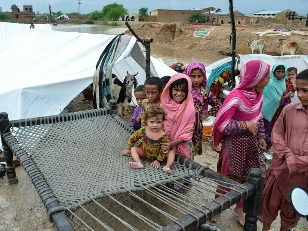 Why economic growth alone cannot eliminate poverty in Pakistan?