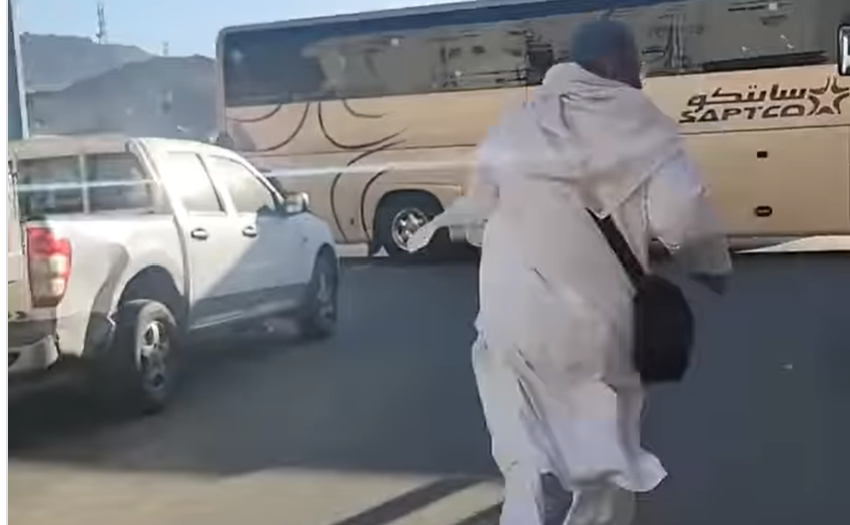 International bhikari: Man shares videos of chasing 'beggars' in Saudi Arabia 