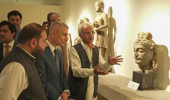 US returns over 450 stolen antiquities worth $23m to Pakistan