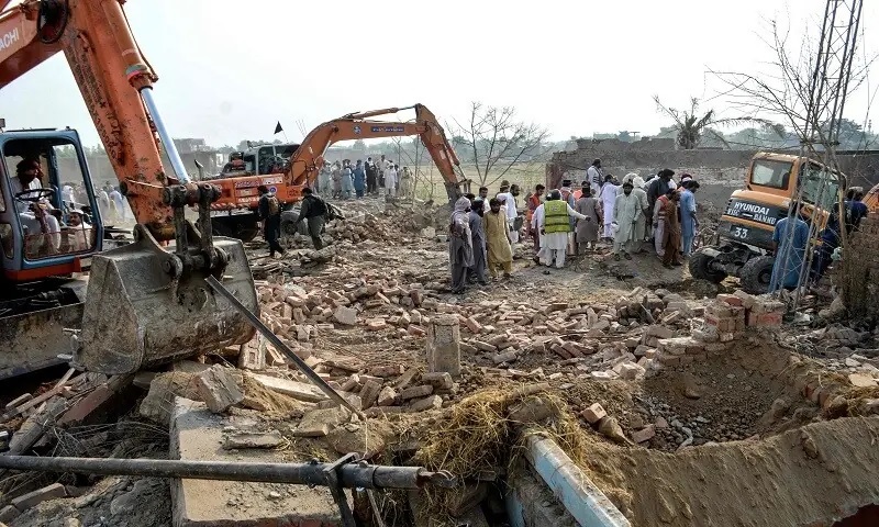 15 policemen martyred in suicide assault on Bannu Police post
