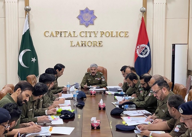 Lahore police chief orders foolproof security for Chehlum, Data Darbar Urs