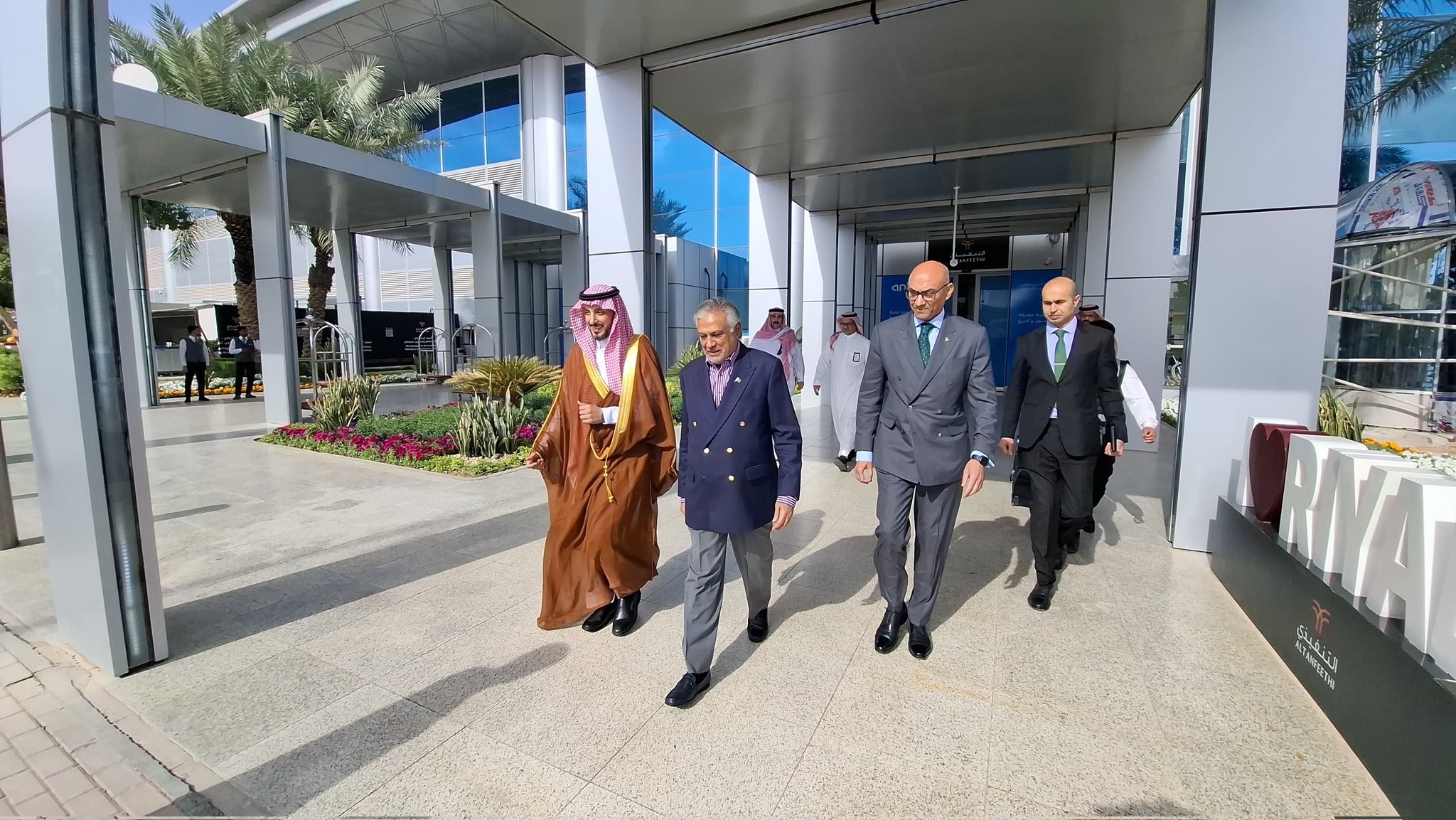 FM Dar arrives in Riyadh to push for 'swift end' to Middle East conflict