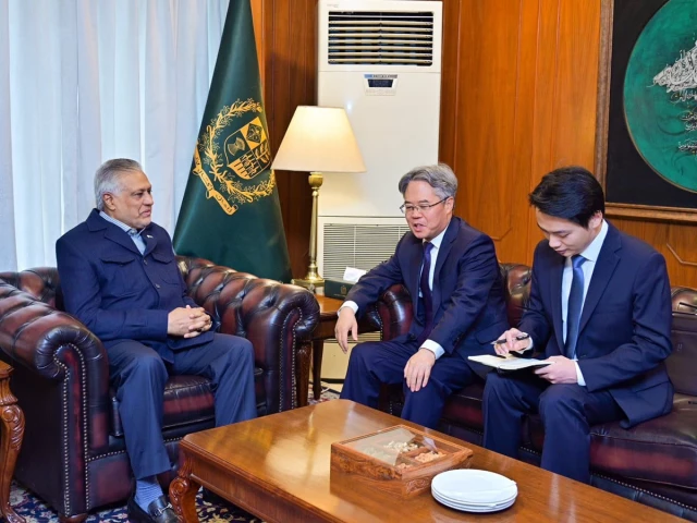 China lauds Pakistan's peace role as Dar leads diplomatic push on Middle East crisis