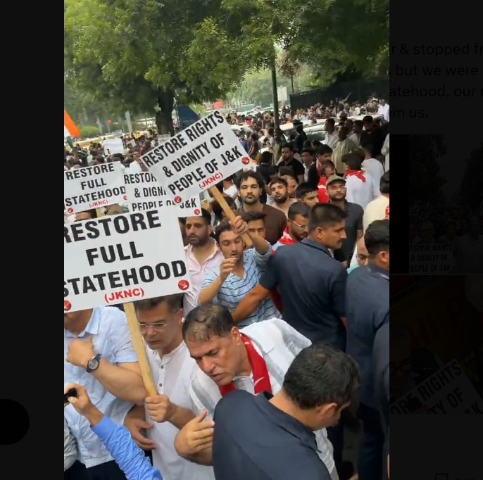 Hundreds protest in Delhi demanding statehood for IIOJK