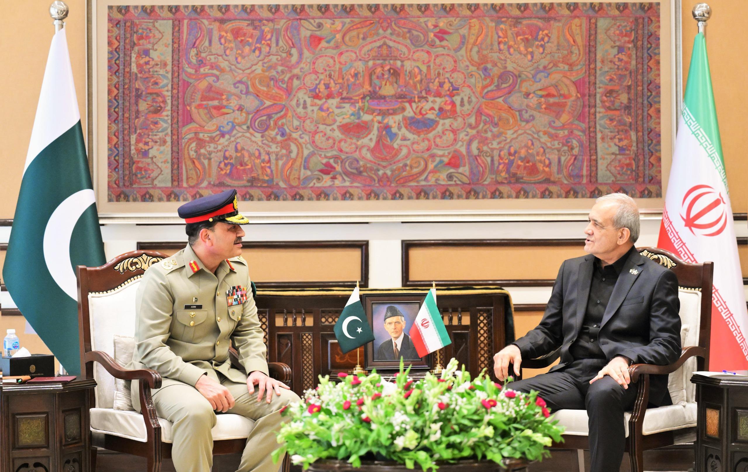 Iranian President’s visit highlights Pakistan’s diplomatic role, regional peace efforts