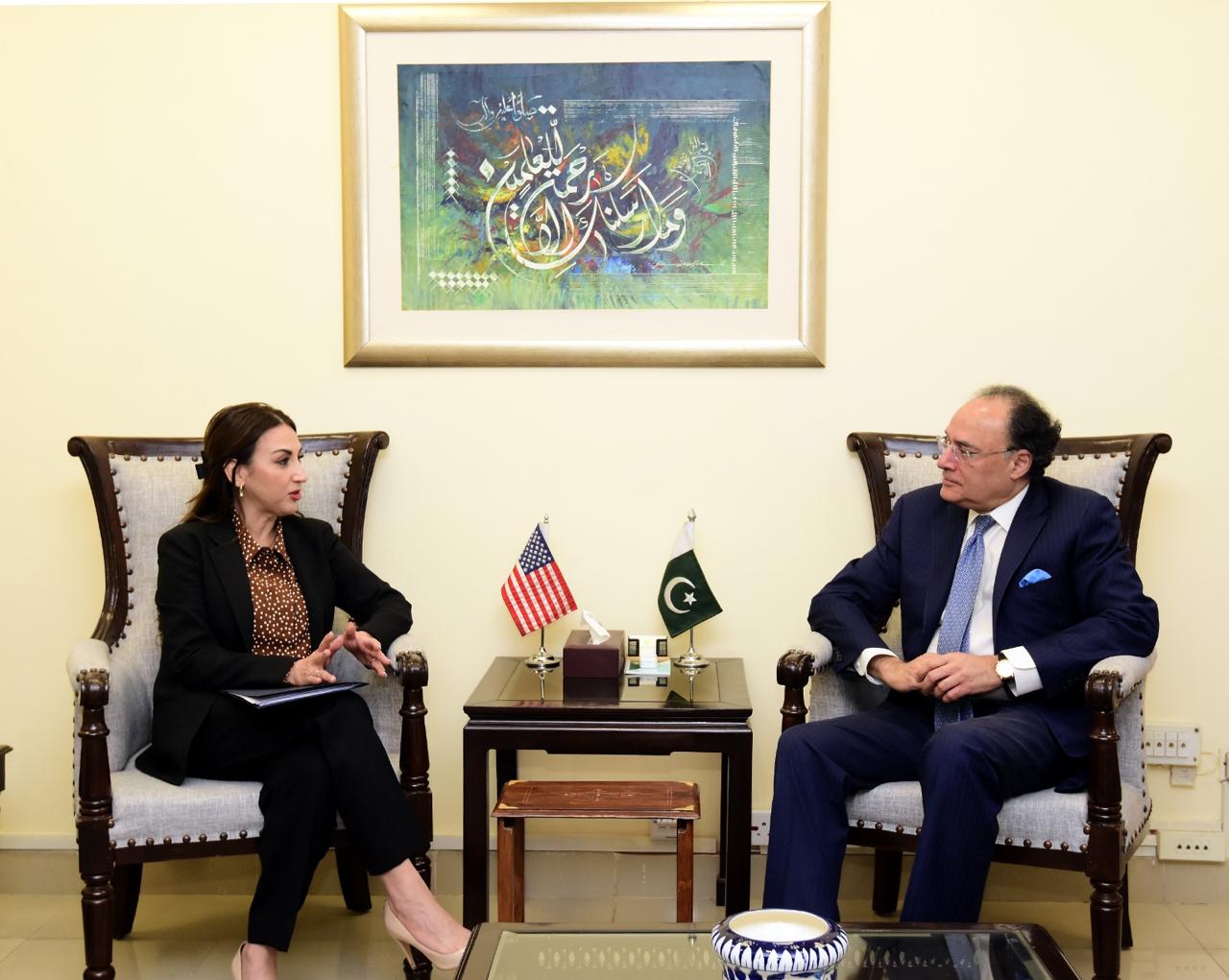 Pakistan seeks IMF flexibility as global oil surge forces shift in fuel pricing strategy