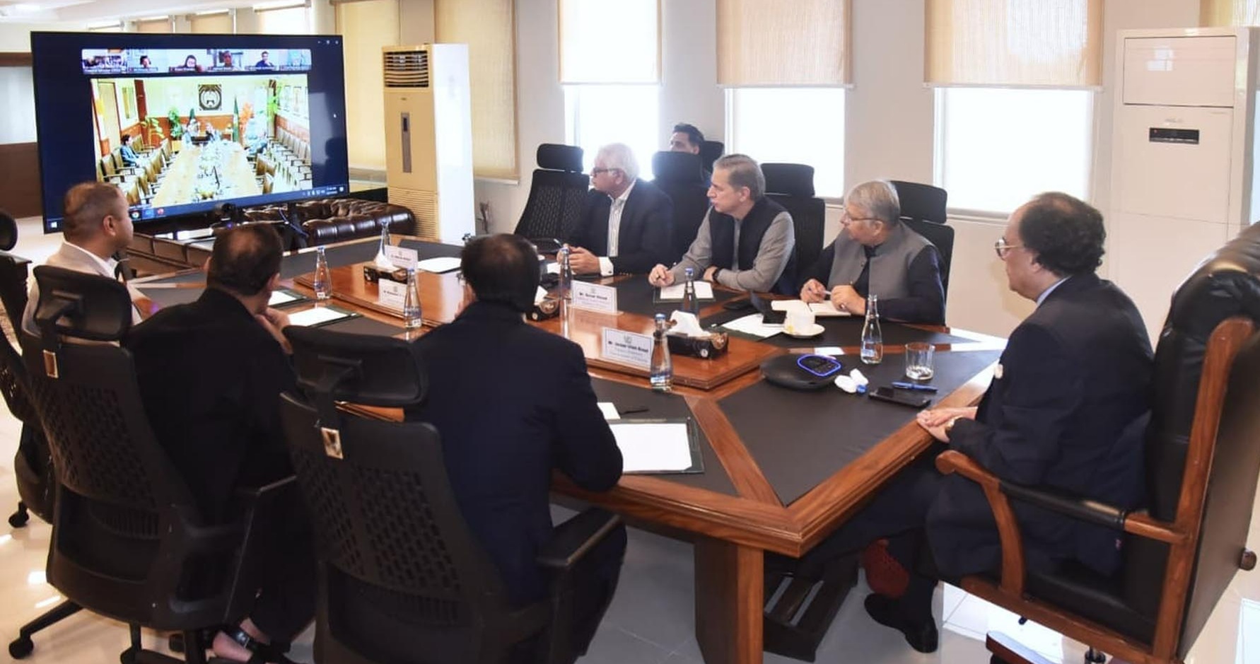Centre, provinces reach consensus on App-based fuel quota system for targeted subsidy