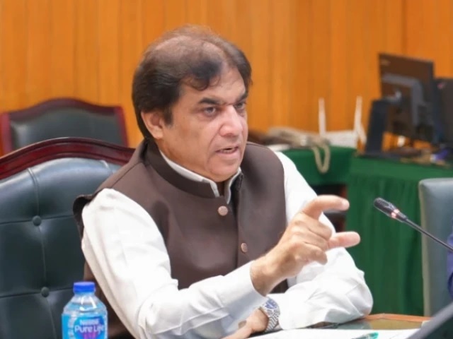 Railways minister vows transparency, accountability and employee welfare