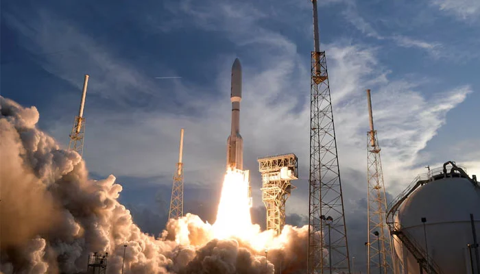 Amazon strikes multibillion-dollar deal for Globalstar in Starlink challenge