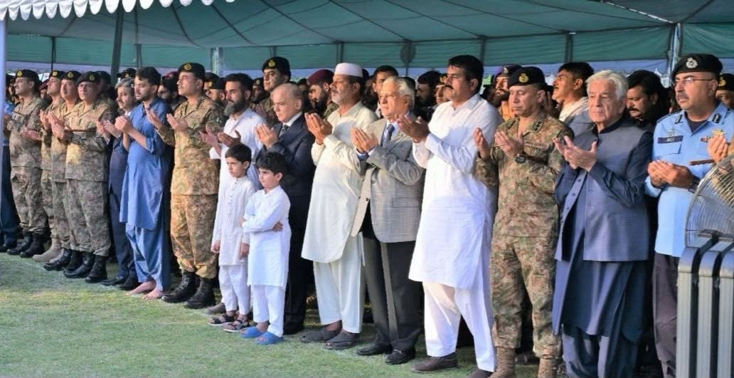 PM, military leadership attend funeral prayers of MI-17 crash martyrs