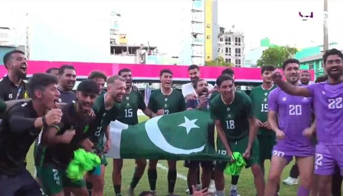 Pakistan sink Afghanistan 2-0 to reach international football final after 64 years