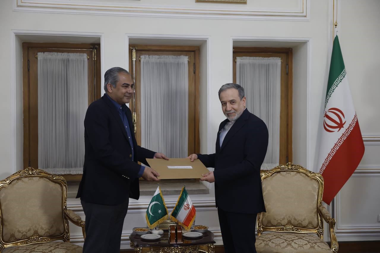 Naqvi delivers Field Marshal’s ‘special letter’ and PM Shehbaz’s message to Iran’s Supreme Leader amid mediation push