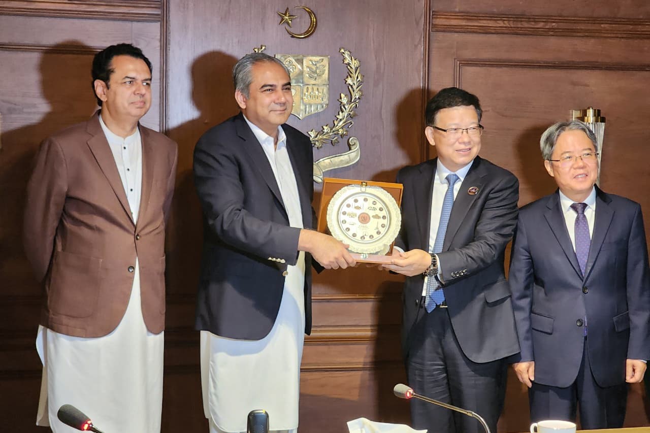 Pakistan, China deepen border security cooperation, agree to fast-track immigration pact