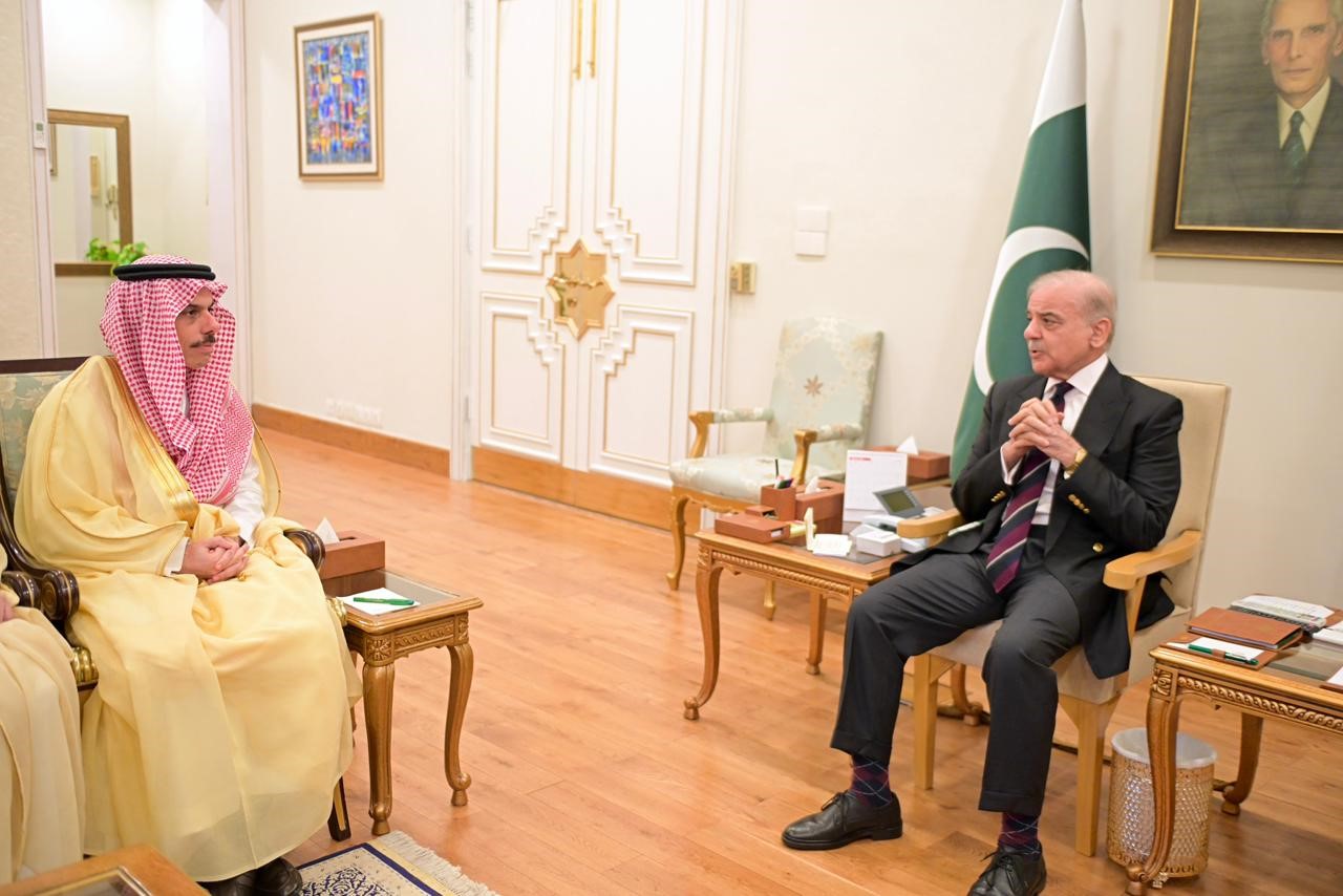 PM lauds Saudi restraint, vows Pakistan’s full support amid Middle East crisis