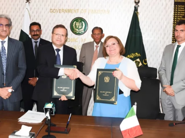 Pakistan, Italy ink Rs6.3bn deal to boost agricultural skills 