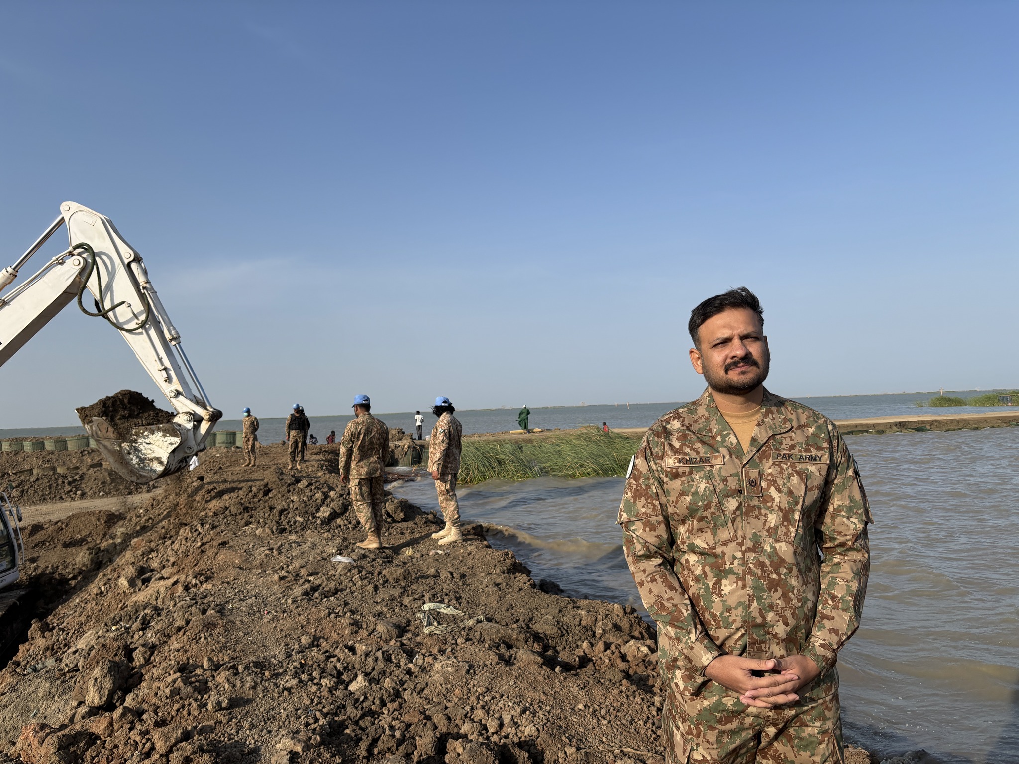 Pakistani military engineers battle South Sudan floodwaters to protect people in country’s Unity state: Report