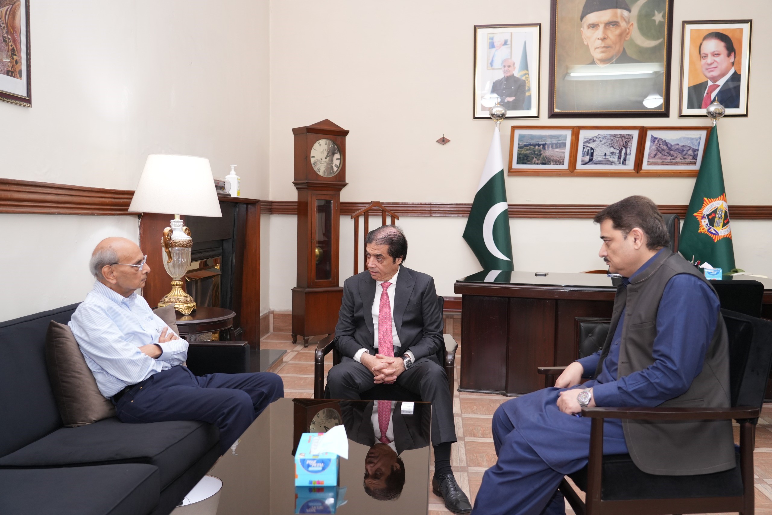 Railways minister reaffirms commitment to PPPs for efficiency and growth