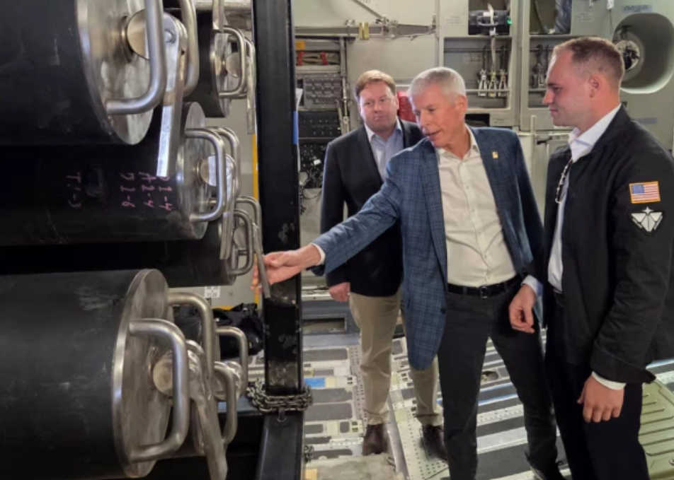 US flies nuclear microreactor in first airlift demo for rapid nuclear deployment