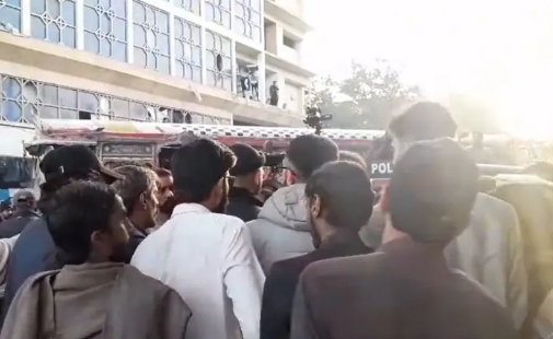 Protest erupts at Karachi Press Club over killing in CTD raid