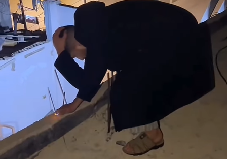 Low-budget air defense: Man fires tiny rocket at missile in sky