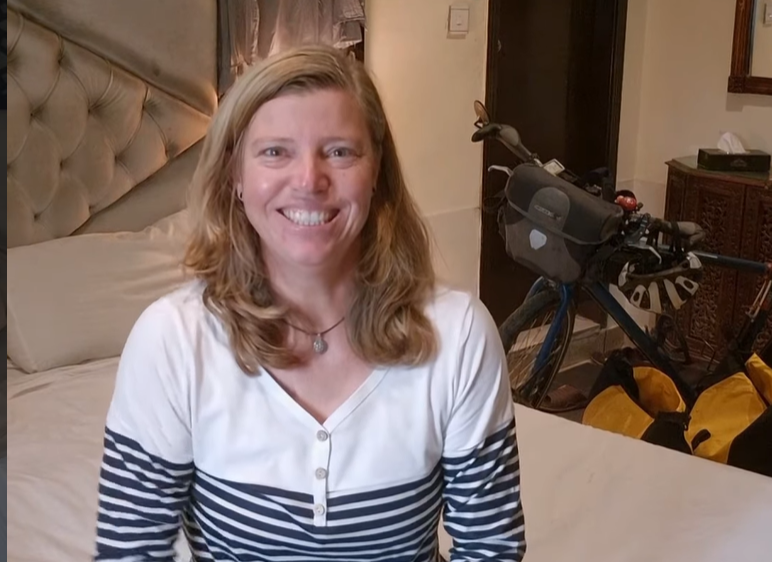 Stranded foreigner in Lahore hails Pakistanis for 'extraordinary hospitality' as over 100 reach out to help