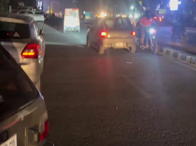 Lahore Main Boulevard's security questioned after woman’s car battery stolen within minutes