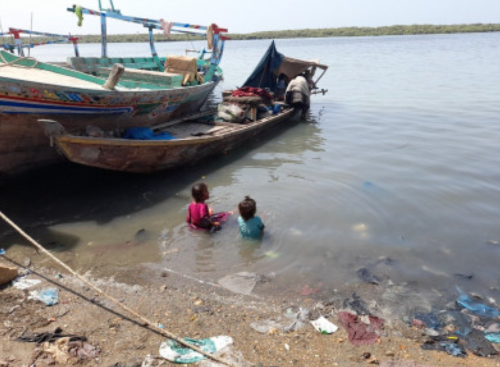 Pollution in Rehri Goth threatens marine life, livelihoods