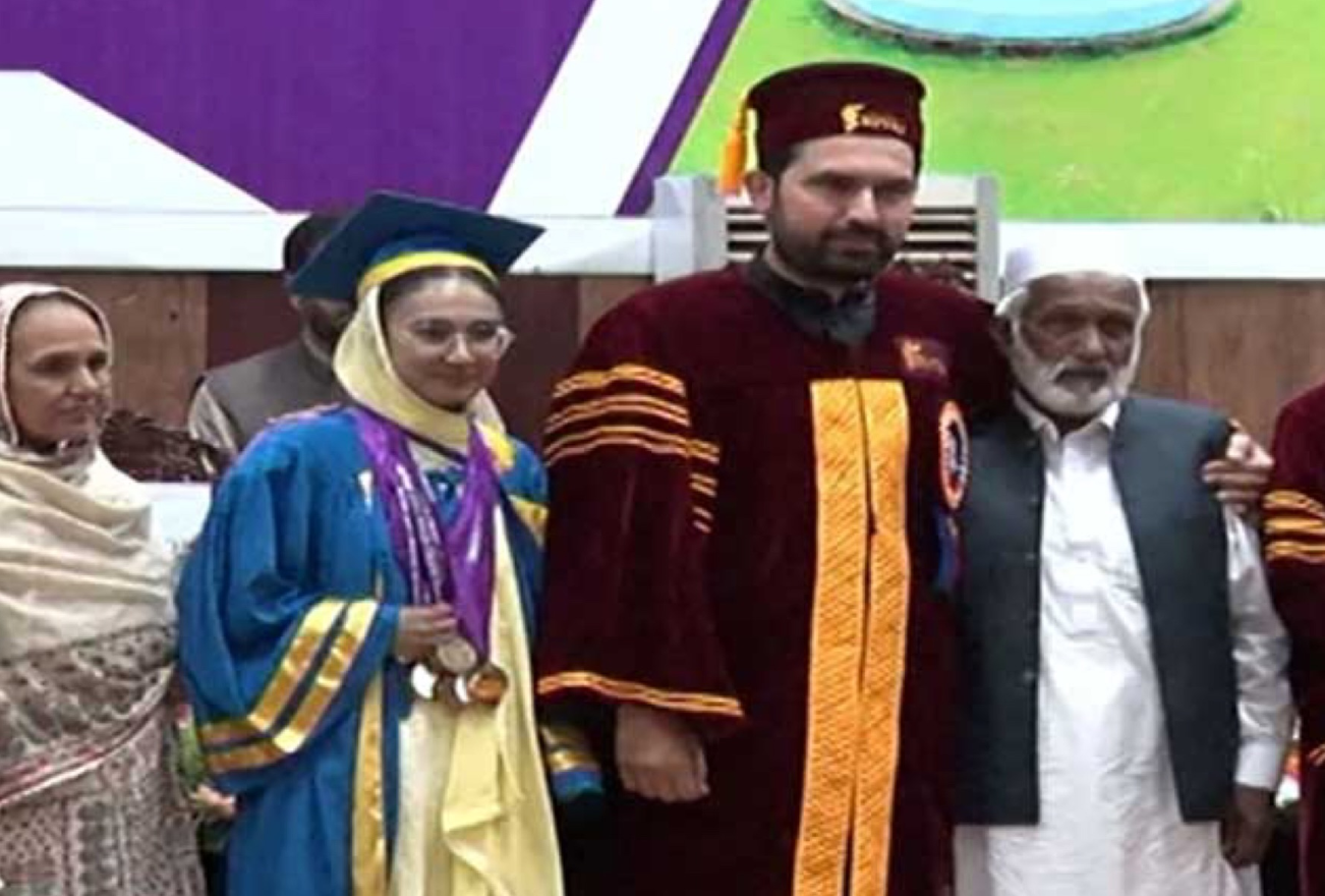 Tailor’s daughter from Haripur makes history with 17 gold medals in MBBS