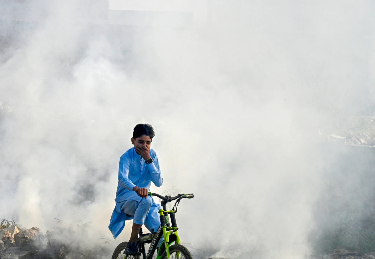 Lahore’s air remains toxic despite raining cats and dogs, citizens alarmed