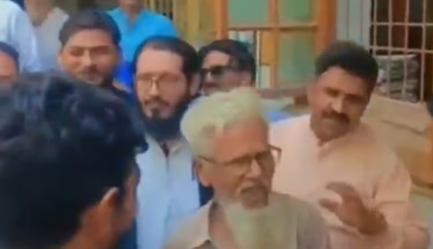 'Haq pe ho': Confessed wife killer greeted with full support from lawyers outside court