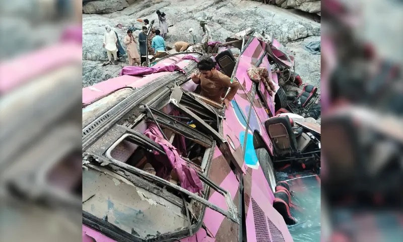 Overcrowded bus crash kills 40 near Balochistan-KP border