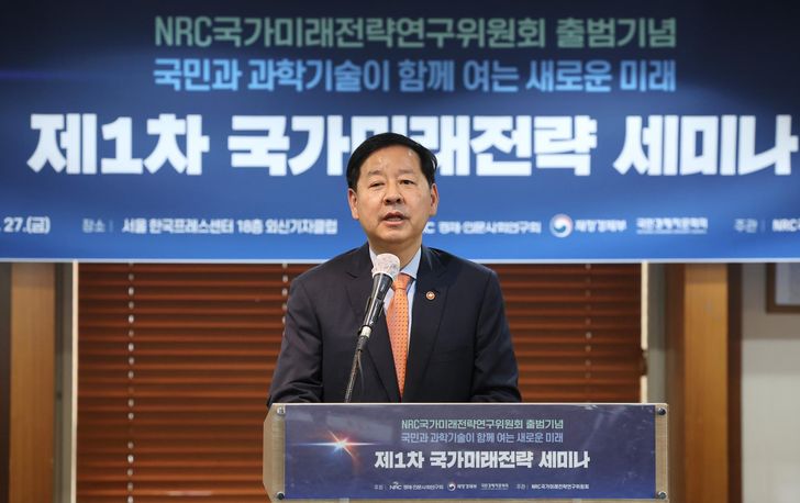 Finance minister hints at expanding vehicle rotation system to private sector if oil prices further rise   