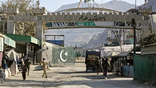 68 Pakistani students return from Afghanistan as Torkham crossing reopens for them