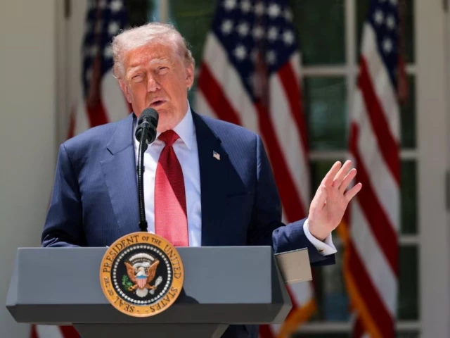 Trump announces end of Iran naval blockade, says now making 'final determination' on deal