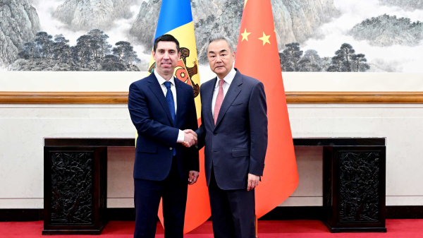 China willing to deepen cooperation with Moldova to benefit two peoples: Wang Yi