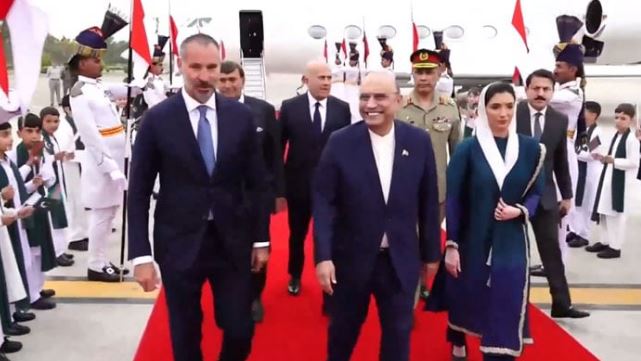 Prince Rahim Aga Khan V arrives in Islamabad 