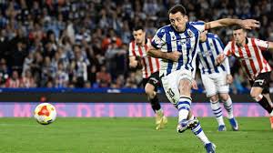 Oyarzabal penalty sends Real Sociedad to Copa del Rey final