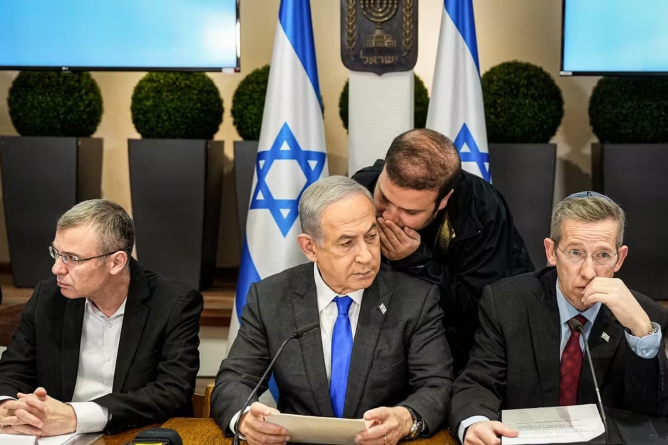 Israeli cabinet approves entry of int'l stabilization force into Gaza