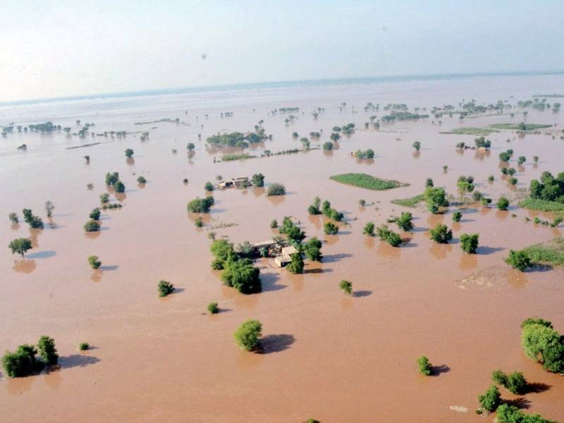 Sudden Jhelum River surge floods dozens of Athara Hazari villages, inundates crops