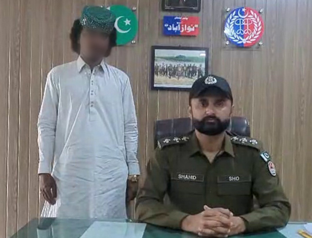 Notorious Kosh gang criminal surrenders as police strikes blow to Katcha dacoits