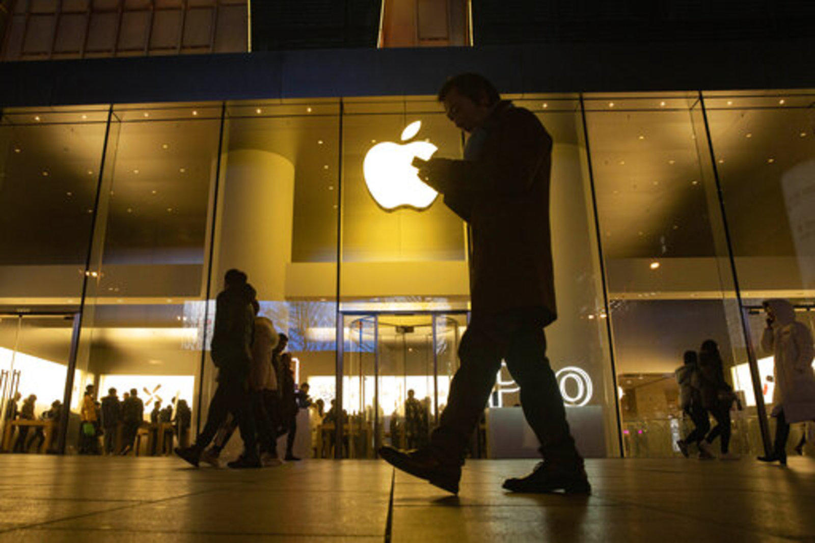 Apple likely to unveil revamped Siri with AI in early 2025