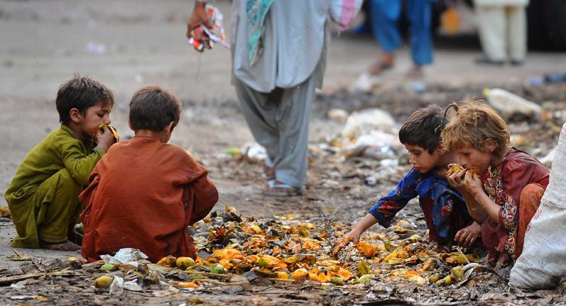 Sindh, federal government to work in collaboration to eradicate poverty