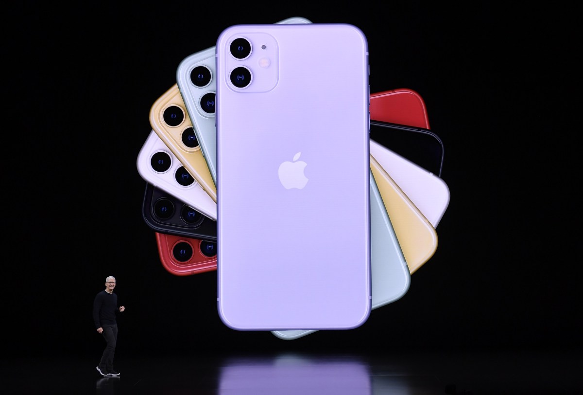 Apple aims to make 30pc more iPhones in first half of 2021