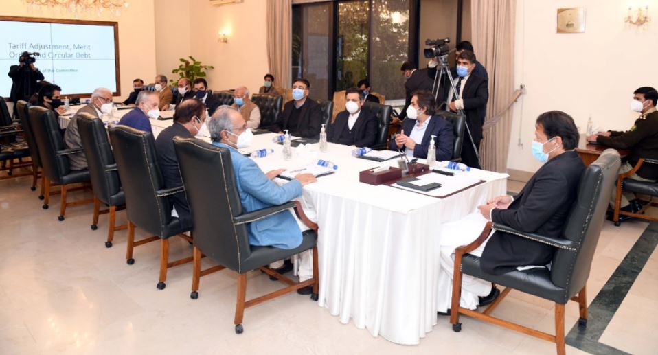 PM Imran lauds economic recovery, stresses maximum facilitation of common man