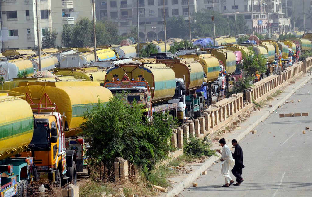 District authorities succumb to oil tanker association's blackmailing tactics