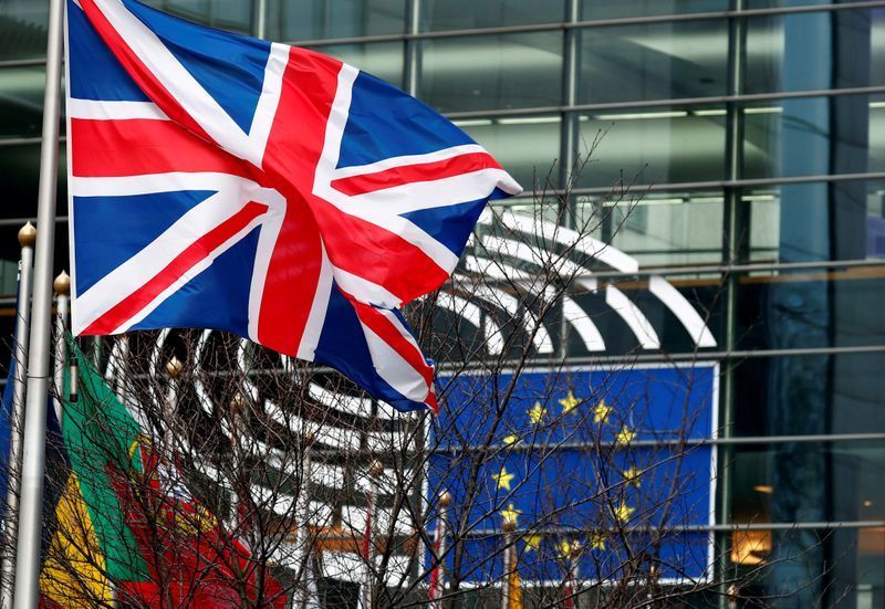 Britain in 'final throw of the dice' as EU trade talks set to restart