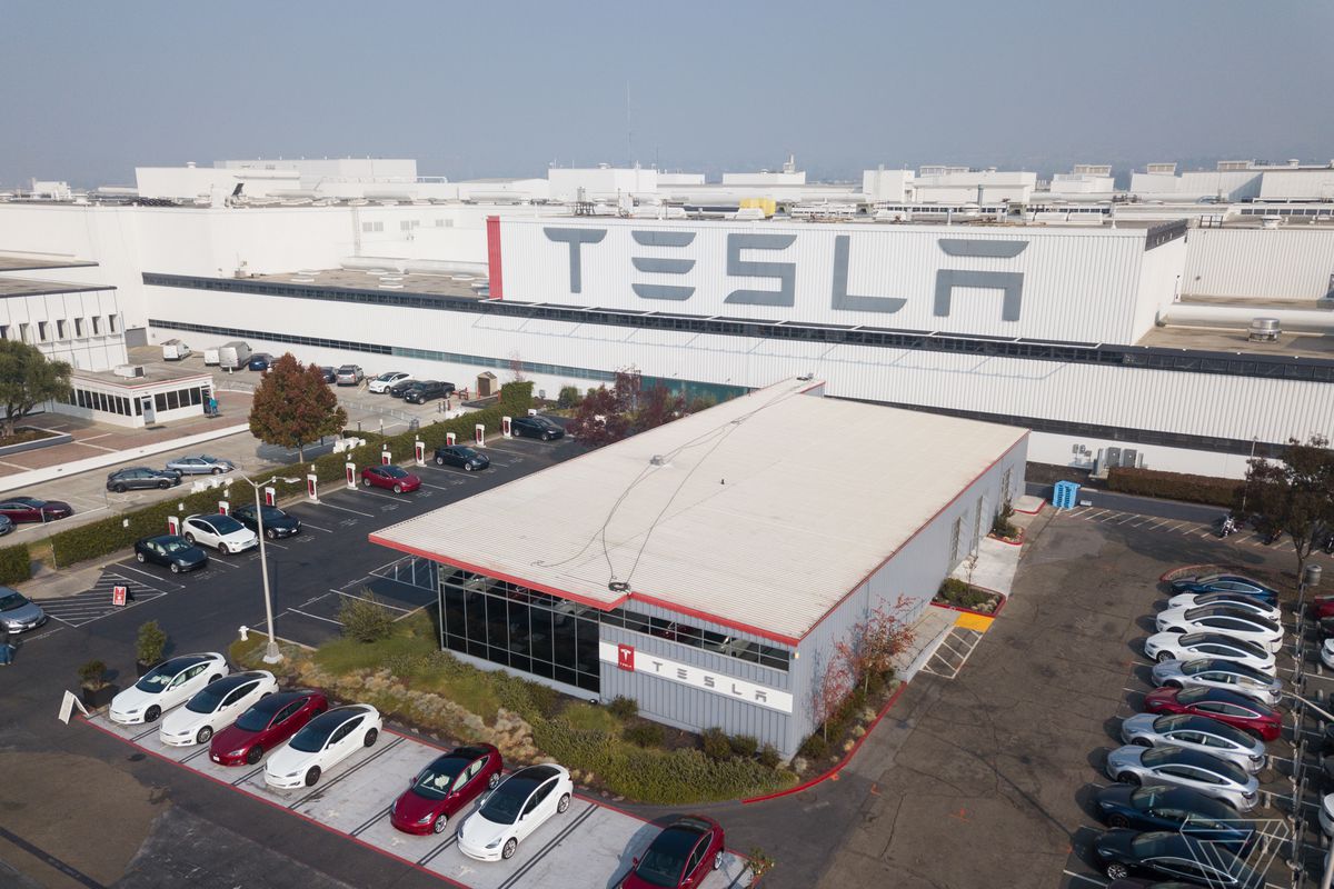 Tesla launches second $5bn share sale since September